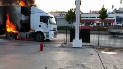  Park halindeki tır alev aldı 
