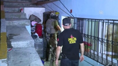 dedektor kopek - Beyoğlu'nda uyuşturucu operasyonu - İSTANBUL  Videosu