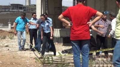 insaat alani -  İnşaat kalıplarını söken işçinin feci sonu Videosu