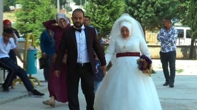 vatandaslik -  İlk imzayı seçmen kağıdına attılar Videosu