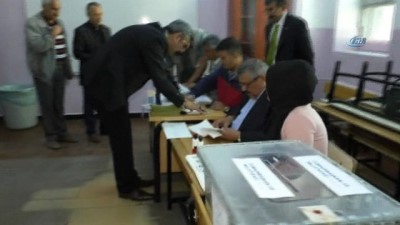 kullar -  Kars'ta oy kullanma işlemi başladı  Videosu