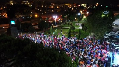 tezahur -   Kasımpaşa Meydanı'nda sevinç gösterisi yapan kalabalık havadan görüntülendi
- AK Partililer Kasımpaşa Meydanı'nda seçim sonuçlarını kutladı Videosu