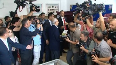 devlet memuru -  Kılıçdaroğlu, 'Bütün kamu görevlilerine açık net çağrıda bulunuyorum. Lütfen devlet memuru olduğunuzu unutmayınız.'  Videosu