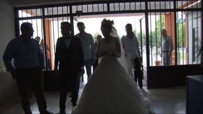 kisla -  Önce sandığa sonra düğüne gittiler Videosu