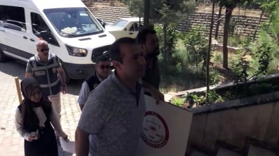 yasli kadin - Türkiye sandık başında - Hasta ve yaşlı vatandaşlar seyyar sandıkta oy kullandı - GAZİANTEP  Videosu