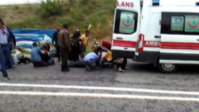kadin isci -  Bursa'da tarım işçilerini taşıyan kamyonet kaza yaptı... Çok sayıda yaralı var  Videosu