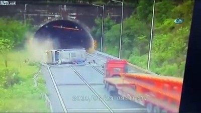 yolcu otobusu -  İnsanlar Yola Savruldu: 3 Ölü, 7 Yaralı  Videosu