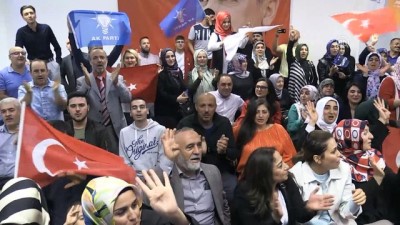 arac konvoyu - Seçim sonuçları kutlanıyor - BERLİN  Videosu