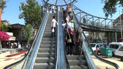 yuruyen merdiven -  İki ilçeyi birleştiren üst geçit hizmete girdi  Videosu