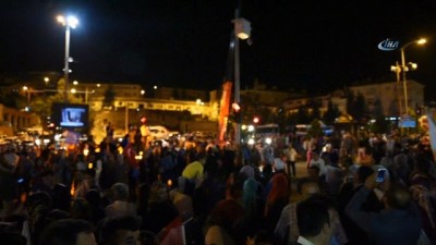  Tosya’da kutlama yapan seçmenden Muharrem İnceye Süzme yoğurt benzetmesi 