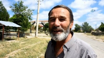 hatipli -  Cami çatısına yuva yapan leylekler, köylülerin en sadık dostu  Videosu