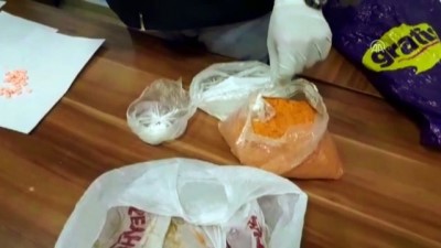 polis noktasi - Uyuşturucu satıcısını şüpheli hareketleri yakalattı - ERZURUM Videosu