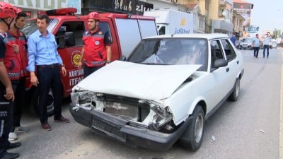  - Sakarya'da alt geçidi kitleyen trafik kazası 