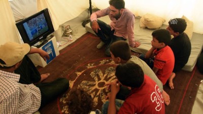 siginma - Suriyeli sığınmacıların buruk Dünya Kupası heyecanı - AZEZ  Videosu