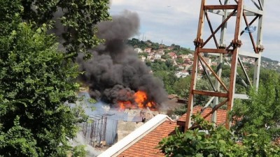 plato -  Eski kundura fabrikasının olduğu bölgedeki yangın böyle görüntülendi Videosu