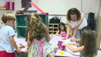 akilli telefon - Anaokulu öğrencileri bağımlılığa 'çizgi film'le dikkat çekiyor - İZMİR  Videosu