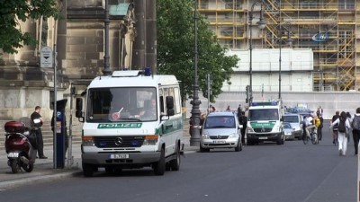 biber gazi -  - Berlin Katedrali'nde bir saldırgan vuruldu Videosu