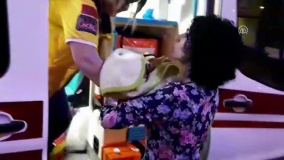 kadin dogum uzmani - Hamile kadın yolda doğum yaptı - SİİRT  Videosu