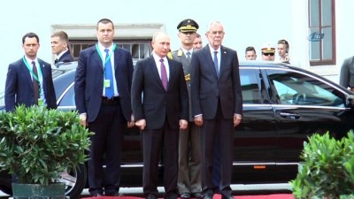 resmi karsilama -  - Putin, Avusturya’da Resmi Törenle Karşılandı Videosu