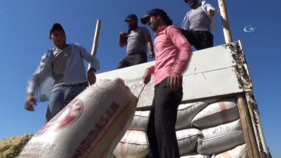 yanilma -  Ramazan ayında Saman işçilerinin zorlu mücadelesi  Videosu