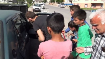 uzunlu -  Torpidoya giren yılana süt verdiler, çıkartamayınca öldürdüler  Videosu