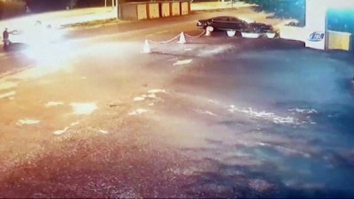 sparta -  Isparta’da çilek yüklü tır böle devrildi: 1 yaralı  Videosu