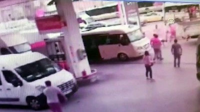 minibuscu - Kemerle polise saldıran minibüsçü ayağından vuruldu - İSTANBUL Videosu