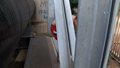 demir korkuluk -  Şanlıurfa’da gençlerin sulama kanalında tehlikeli serinliği  Videosu