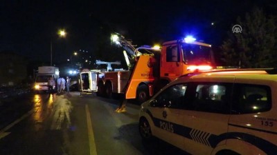 damacana - Su damacanaları yüklü kamyon devrildi: 1 yaralı - İSTANBUL  Videosu