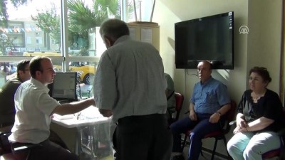 isci emeklisi - Gümrük kapılarında oy verme işlemi başladı - BALIKESİR  Videosu