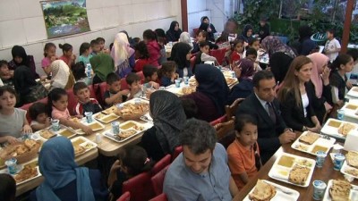 multeci -  Suriyeli öksüz, yetim ve mülteci Türkmen ailelere iftar düzenlendi Videosu