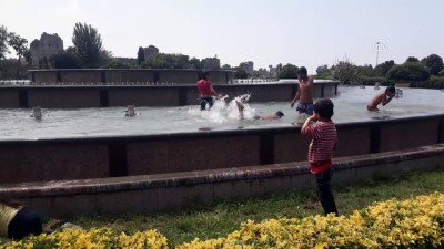 yuzme - Çocukların havuz keyfi - İSTANBUL  Videosu