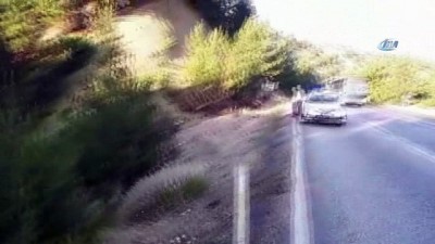 direksiyon -  Minibüs şarampole uçtu: 2 yaralı Videosu