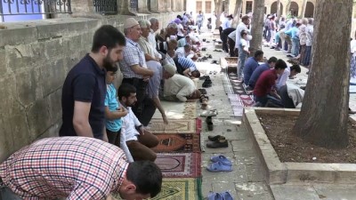 riva - 'Peygamberler şehri'nde ramazanın son cuma namazı kılındı - ŞANLIURFA Videosu