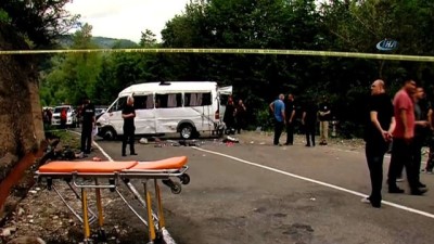 ebeveyn -  - Gürcistan'da minibüs devrildi: 4 ölü, 16 yaralı Videosu
