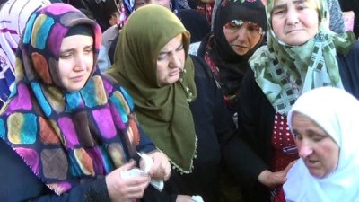 cami bahcesi -  Şehit Said Uslu'nun cenazesi cami bahçesine defnedildi Videosu