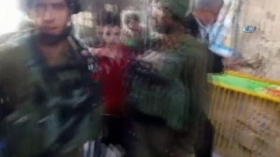 israil -  - İsrail askerleri 12 yaşındaki Filistinli çocuğu gözaltına aldı Videosu