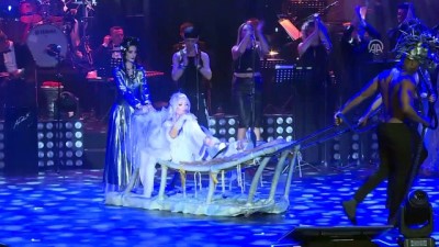 tren kazasi - Ajda Pekkan Harbiye'de konser verdi - İSTANBUL  Videosu