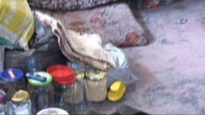 yasam mucadelesi -  Harabe evde kalan yaşlı çift hayatlarının mutluluğunu yaşadı  Videosu