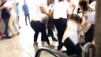 istanbul adliyesi -  İstanbul adliyesinde kavga kamerada  Videosu