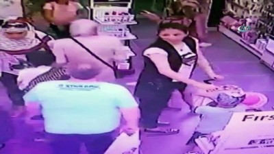 hirsizlik sebekesi -  Kozmetik mağazasında yaşanan çanta hırsızlığı kamerada  Videosu