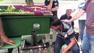 tren kazasi - Tren kazası - Sena Köse ile Gülce ve Özgenur Dikmen kardeşlerin cenazeleri toprağa verildi - EDİRNE  Videosu