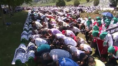 cenaze namazi - 35 soykırım kurbanı toprağa verildi (1) - POTOÇARİ Videosu