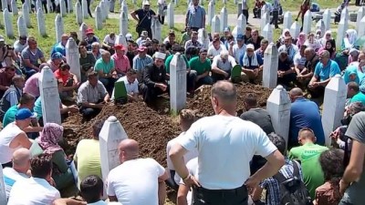 cenaze namazi - 35 soykırım kurbanı toprağa verildi (3) - POTOÇARİ Videosu