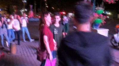 evlilik teklifi -  Evlilik teklifi için vinç kiraladı  Videosu