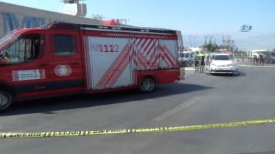 ticari arac -  Hafif ticari araç tıra çarptı: 2 ölü, 2 yaralı Videosu