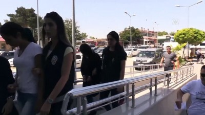 kadin hirsiz - Hırsızlık zanlısı, polis müdürünün takibi sonucu yakalandı - ERZİNCAN  Videosu