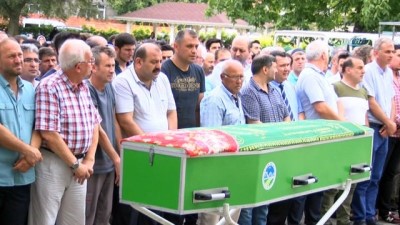 cenaze namazi -  Midesine kelepçe taktıran 23 yaşındaki avukat hayatını kaybetti  Videosu