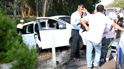 hiz denetimi - Otomobil radar aracına çarptı: 4 yaralı - MUĞLA Videosu