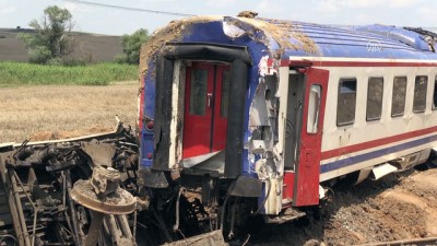 karayollari - Tekirdağ'daki tren kazası - Ekipler vagonların kaldırılması için inceleme yaptı Videosu